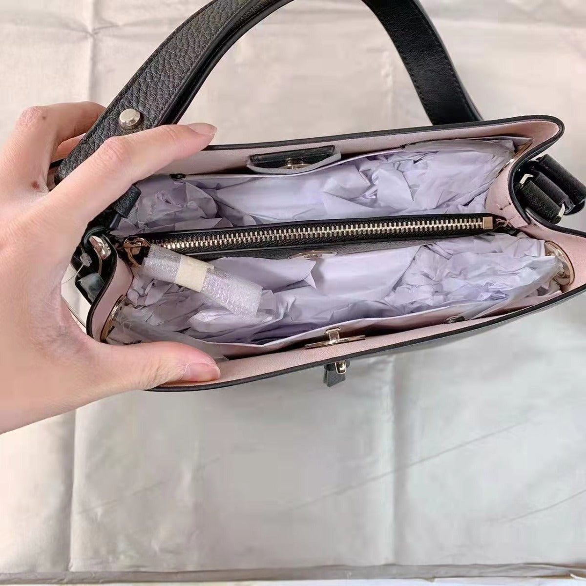 Kate Spade WKRU6827 marti large bucket bag in black Kate Spade WKRU6827 marti large bucket bag in black